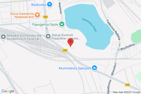 Loretta. Reczne zdobienie odziezy, aplikacje, czapki