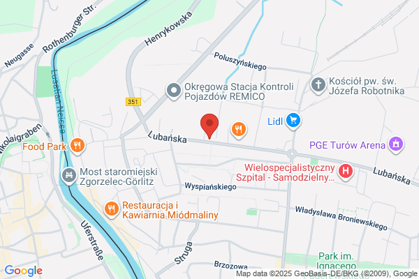 Komplex. Firma budowlana. Okna, kominki